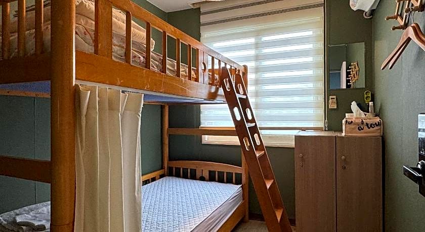 Greenday Guesthouse