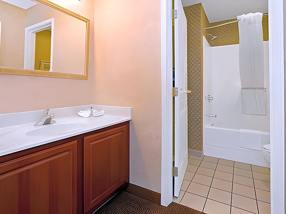 Hawthorn Extended Stay by Wyndham Cincinnati/Sharonville
