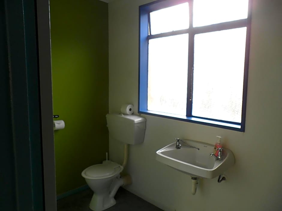 Sequoia Lodge Backpackers