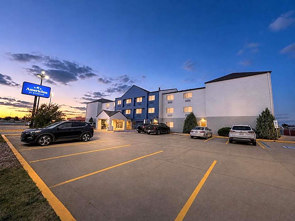 AmericInn by Wyndham Minot