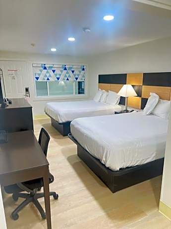 Deluxe Queen Room