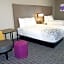 La Quinta Inn & Suites by Wyndham San Antonio Alamo City