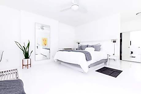 Deluxe King Room with Pool View