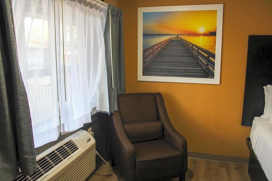 Days Inn by Wyndham Bend