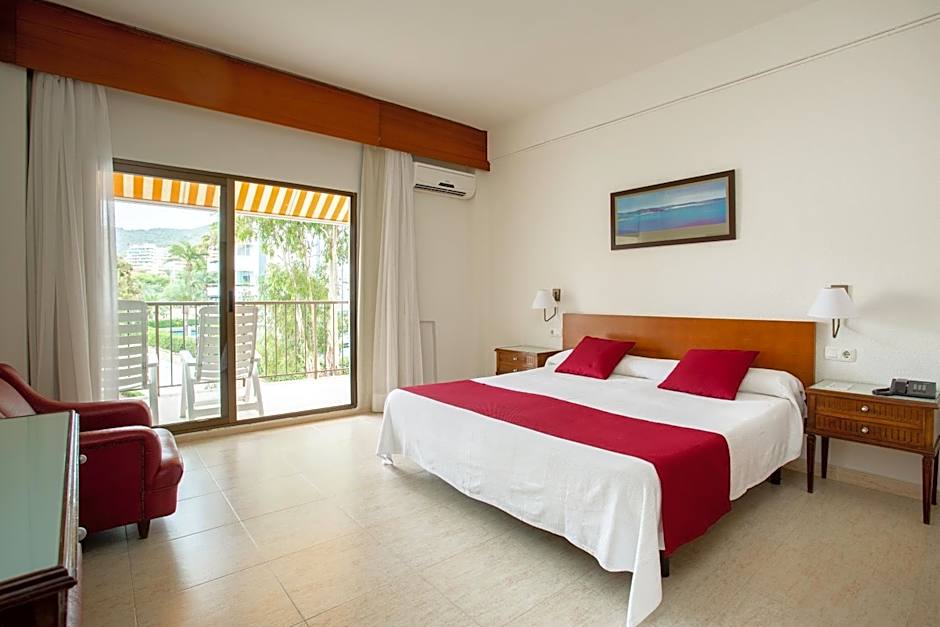 Photo 1 of 8 of 1 Double Bed or 2 Beds