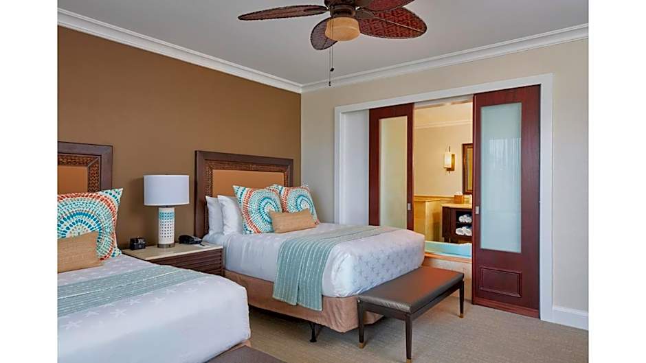 Foto 1 av 6 av 2 Queen Beds Guestroom, Resort View