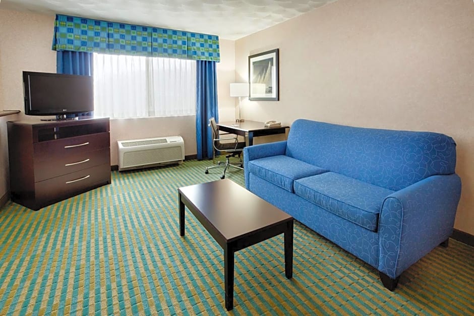 Holiday Inn Express & Suites Smithfield - Providence