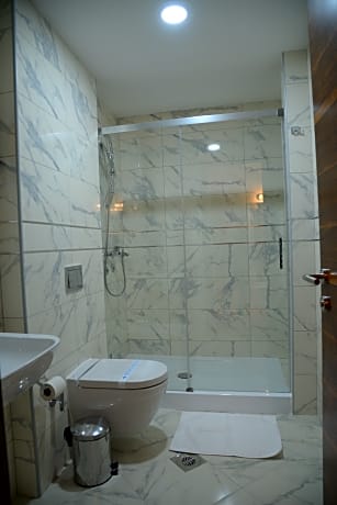 DELUXE ROOM SINGLE USE