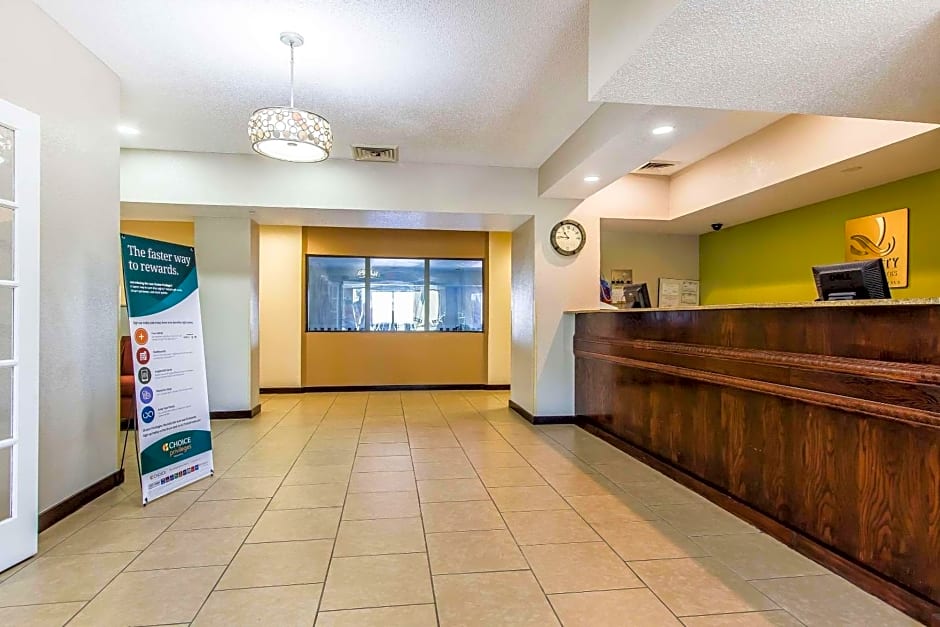 Quality Inn & Suites La Vergne