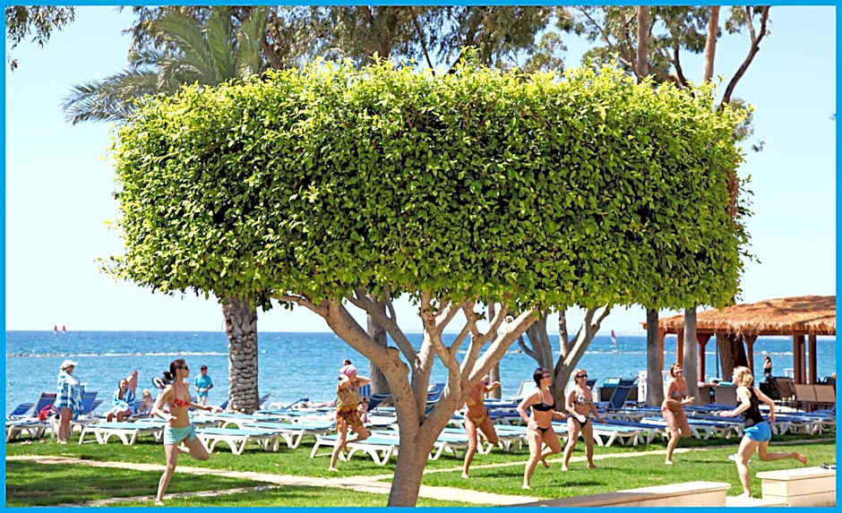 Poseidonia Beach Hotel