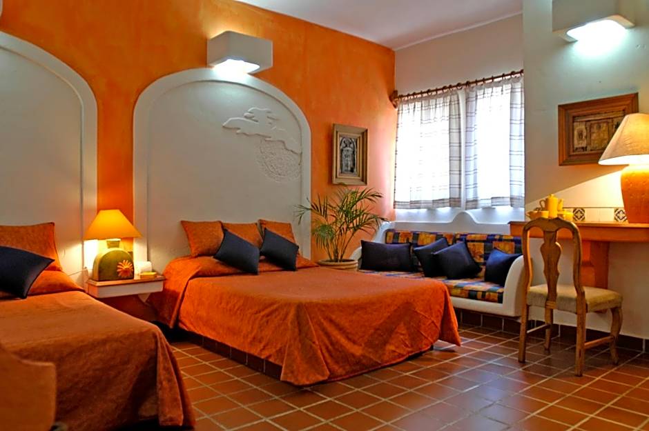 Photo 1 of 5 of Sextuple Room