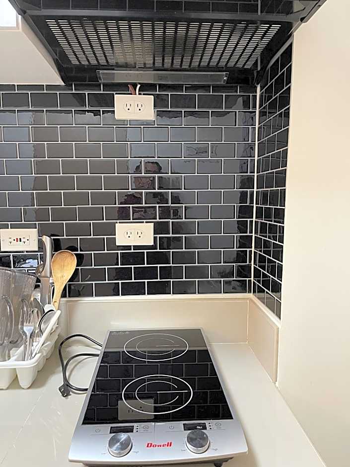 Whole Condo with Pool Great for Staycation