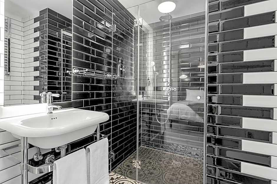 ODDSSON Downtown Hotel