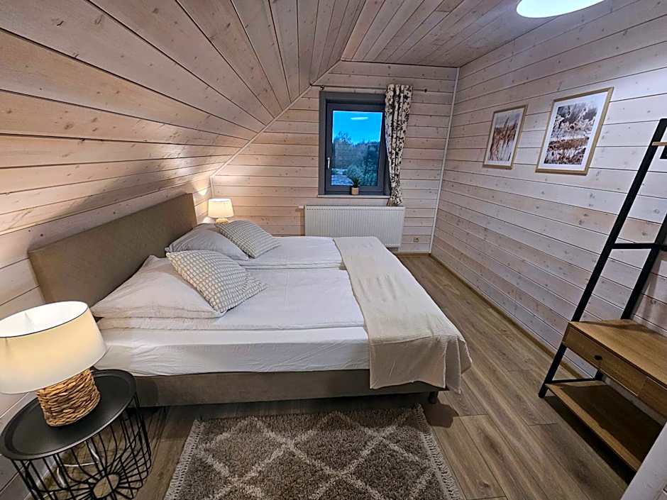 MILOCHÓWKA - dom drewniany bliźniak