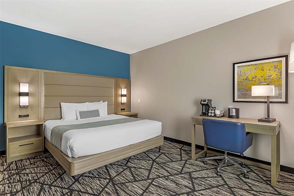 Best Western Plus Mid County