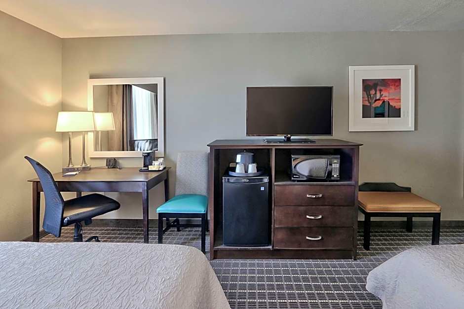 Hampton Inn By Hilton & Suites Albuquerque Airport