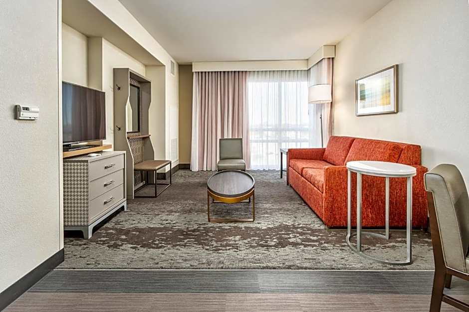 Holiday Inn & Suites Memphis - Wolfchase Galleria​ by IHG