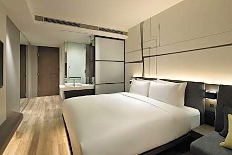 Standard 1 King, Guest room, 1 King, Mid floor