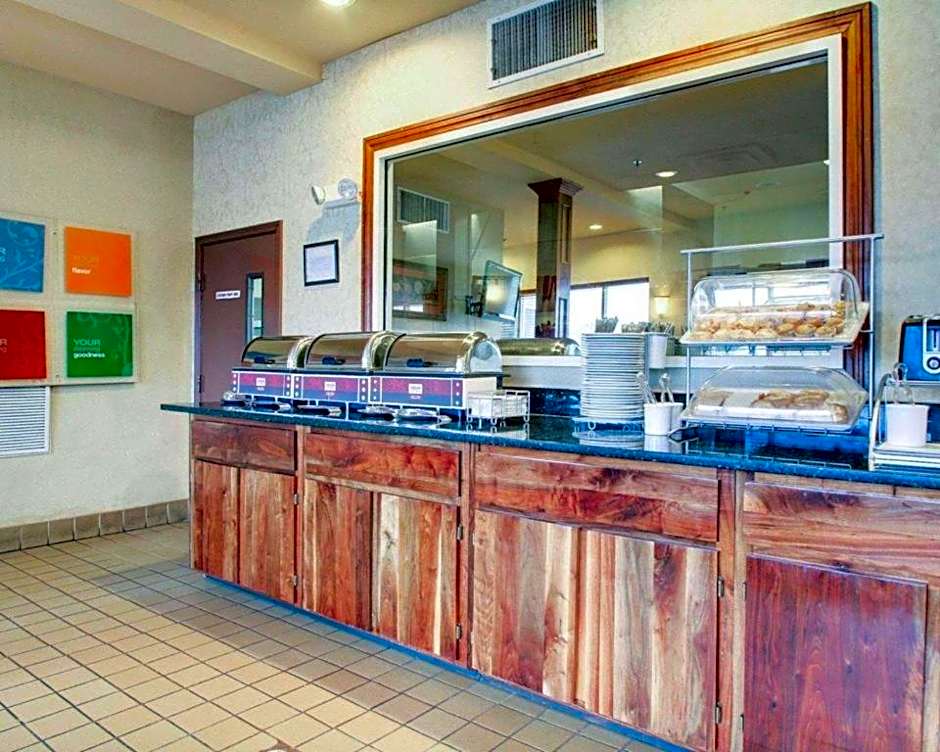 Clarion Suites Vidalia