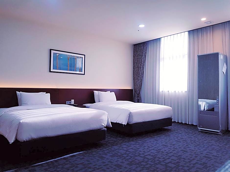 Photo 1 of 6 of Junior Suite
