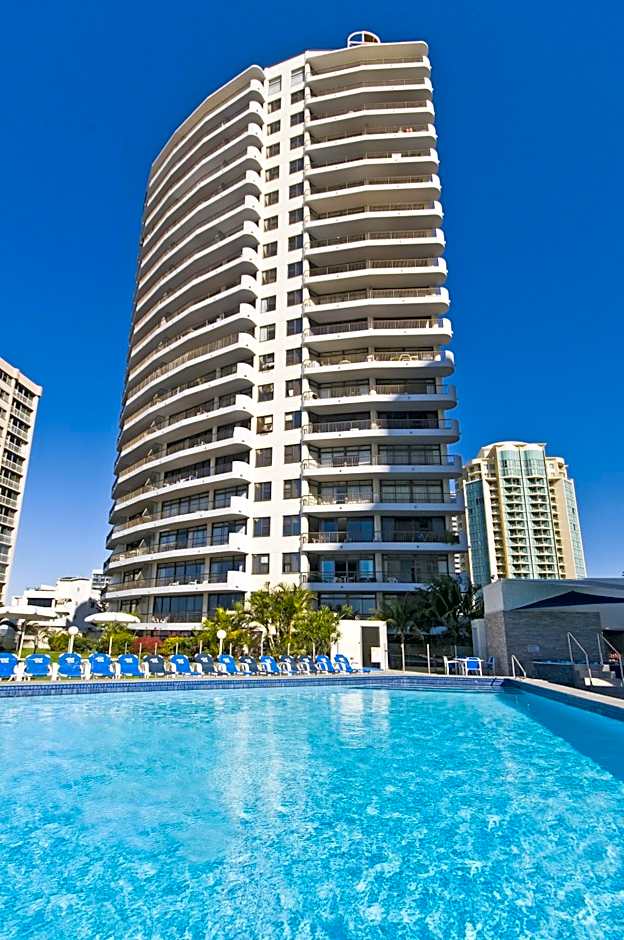 Surfers International Apartments