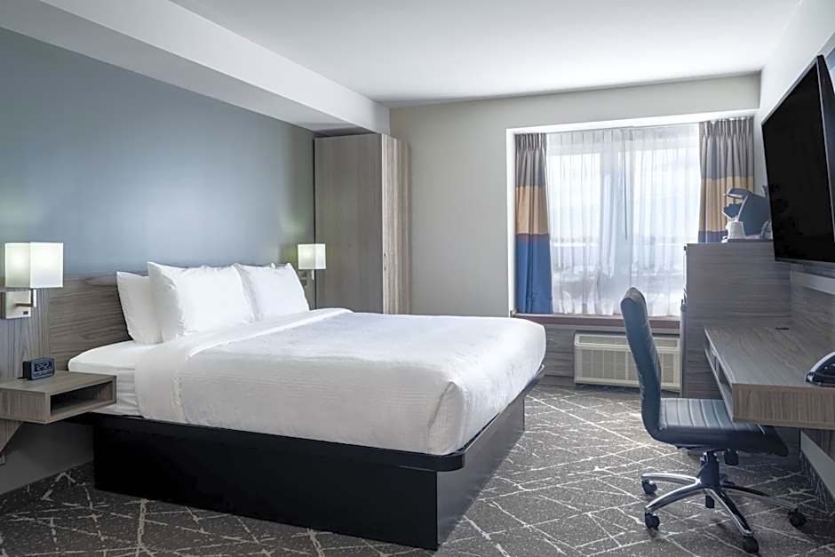 Microtel Inn & Suites by Wyndham Kanata Ottawa West