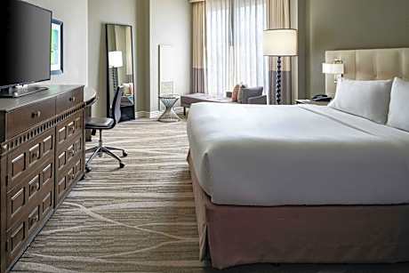 Executive King Room - Larger, Courtyard View, Corner