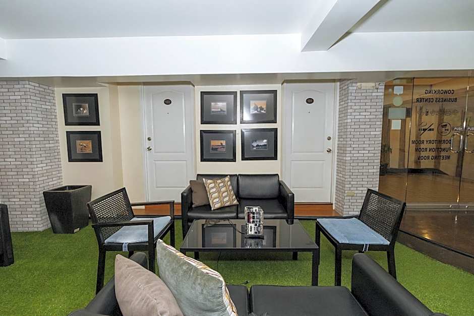 Spaces by Eco Hotels by RedDoorz – Makati, NY