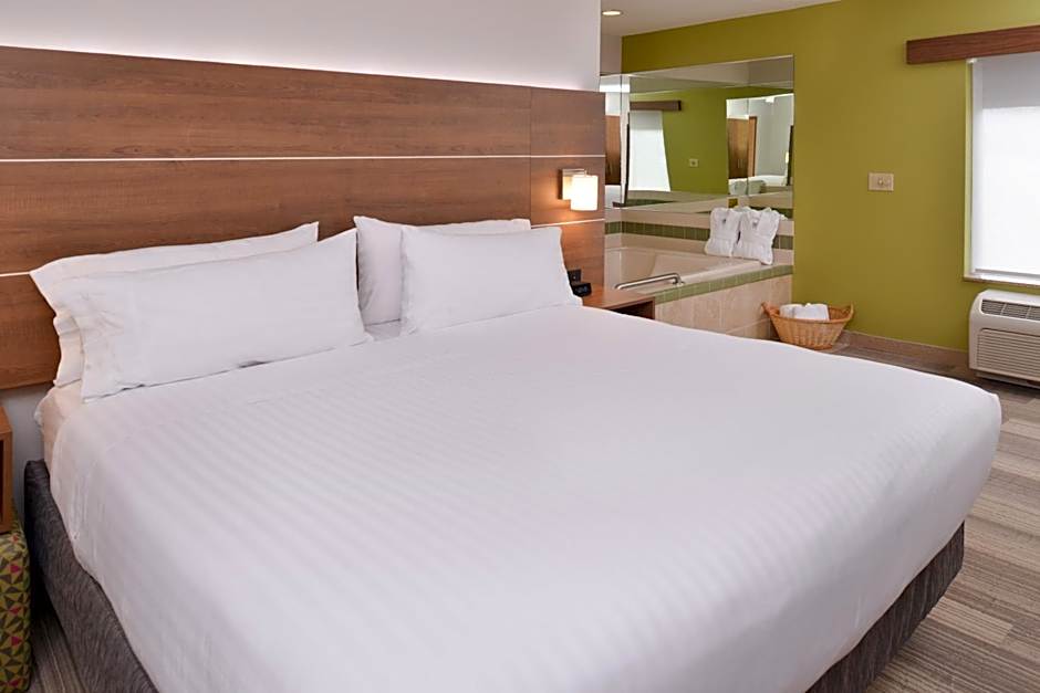 Holiday Inn Express Mineral Wells By IHG