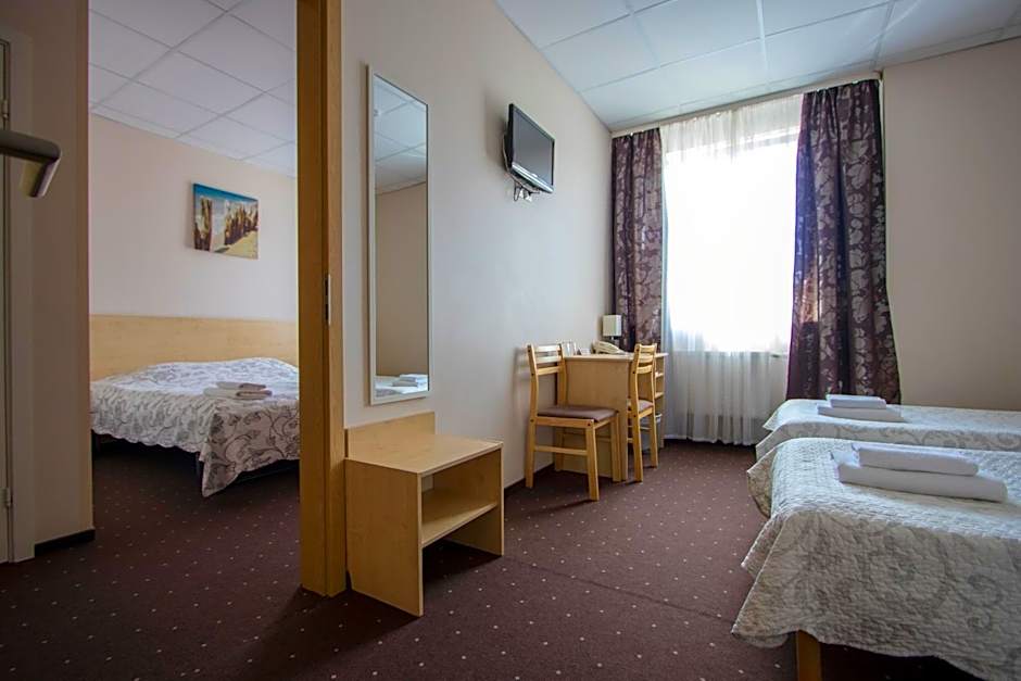 Hotel BEST with FREE PARKING