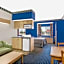 Days Inn & Suites by Wyndham Hutchinson