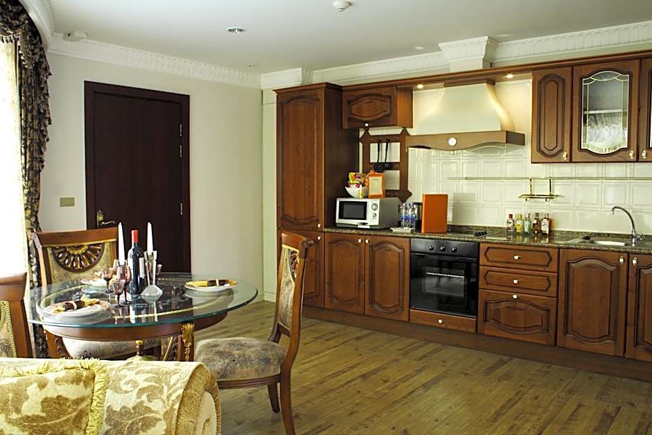 Four Seasons Place Hotel