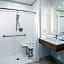 Holiday Inn Express & Suites Phoenix - Glendale Sports Dist By IHG