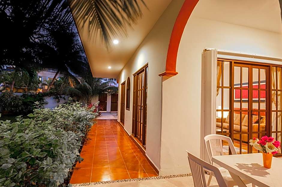 Casa Anita - Relaxing Home Steps from the Puerto Morelos Beach