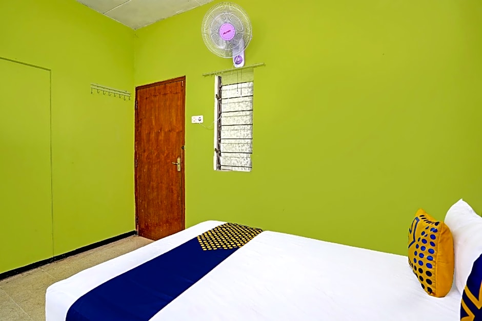 SPOT ON 91716 Kost Yy Syariah