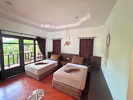Bungalow with Garden View