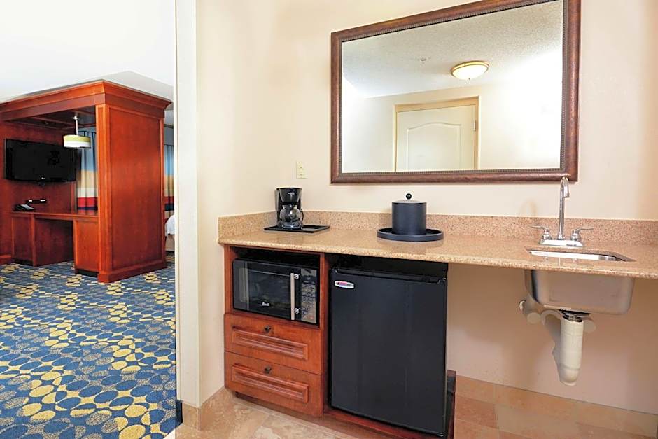 Hampton Inn By Hilton And Suites Charlotte Huntersville