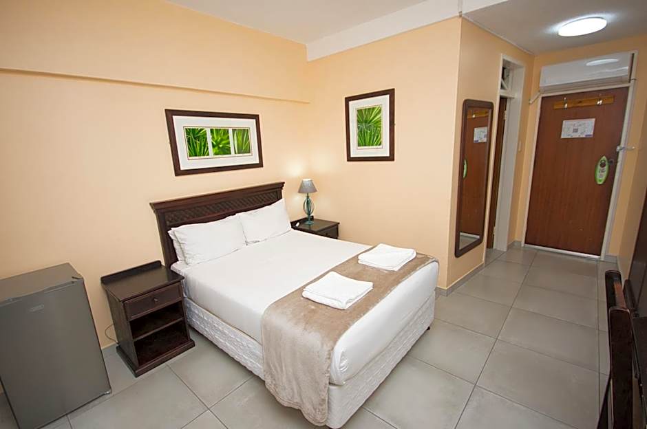 Gooderson Tropicana Hotel