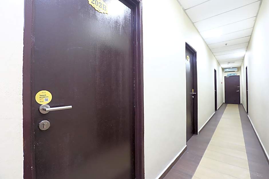 OYO 89588 Destiny Riverside Hotel