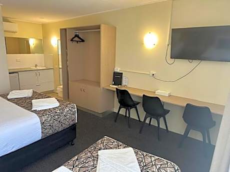 Standard Queen Room