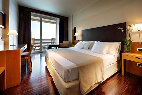 Double or Twin Room with Premium Sea View