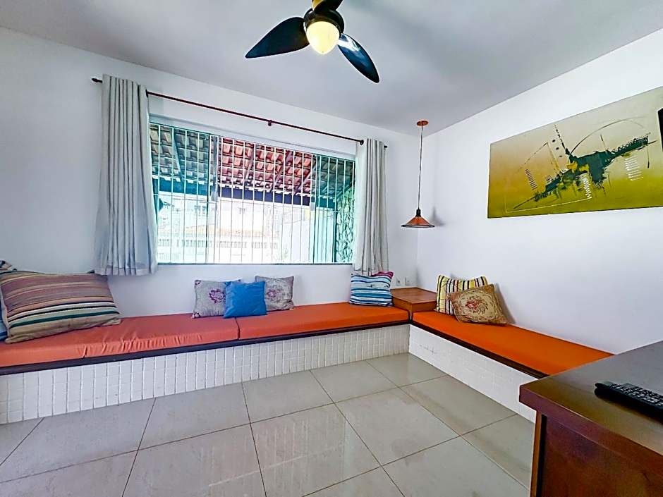 Casarão e piscina localização excelente | ROSF91