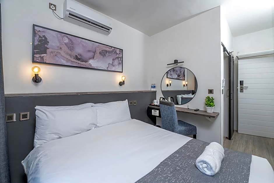 N1 Hotel & Campsite Victoria Falls