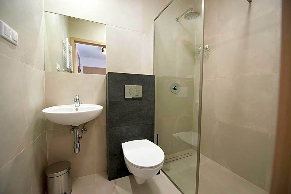 Hostel SMS FREE PARKING