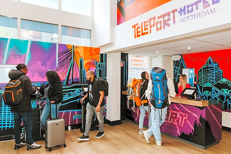 Rotterdam Teleport Hotel
