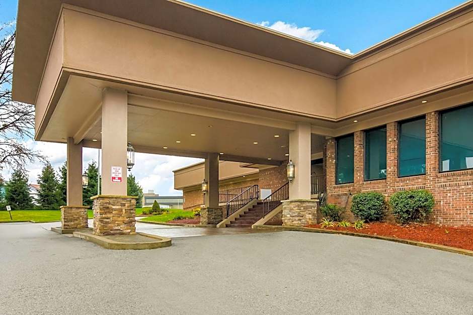 Comfort Inn & Suites Pittsburgh Fox Chapel