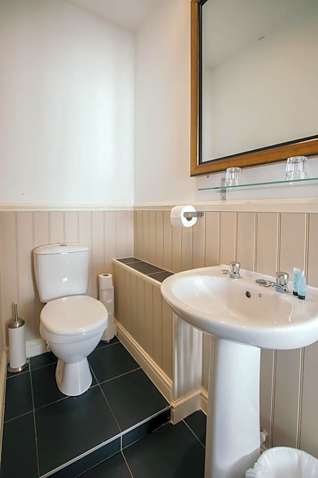 Royal Hotel, Bar & Grill