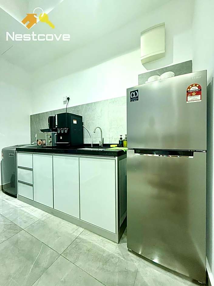 Imperio Residences Private Bathtub or Jacuzzi by Nestcove