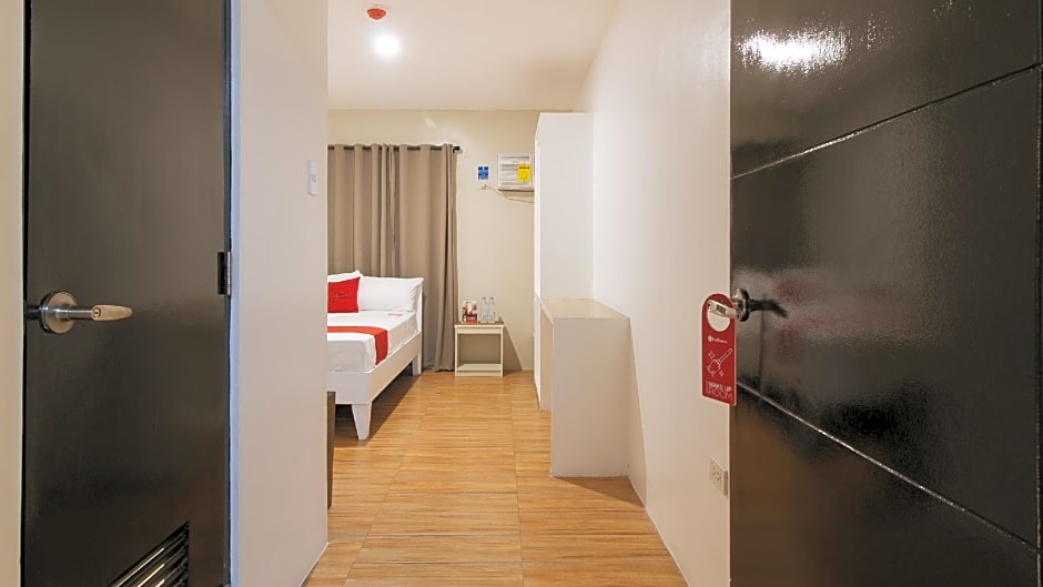 RedDoorz @ Golite Old Albay