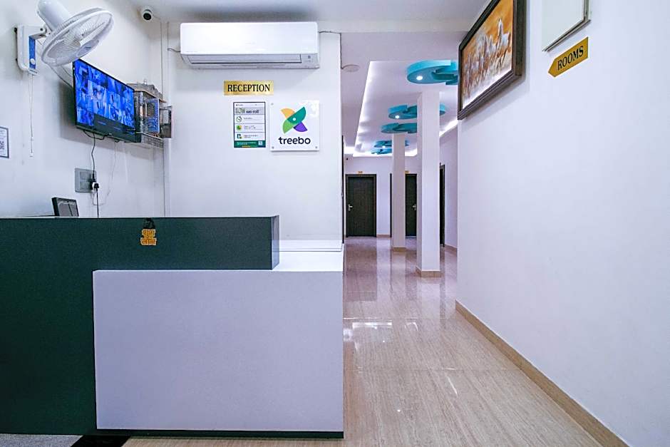 Treebo Paras Raj Near City Palace